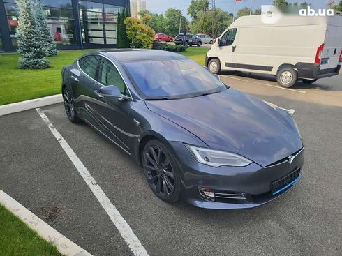 Tesla Model S 2018 - фото 11