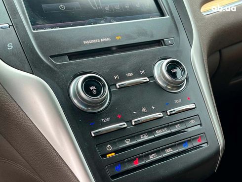 Lincoln MKC 2014 синий - фото 19