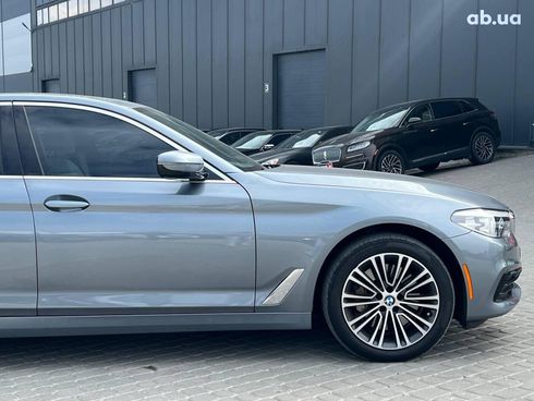 BMW 5 серия 2019 серый - фото 11