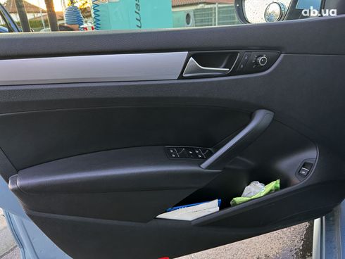 Volkswagen Passat 2012 голубой - фото 8