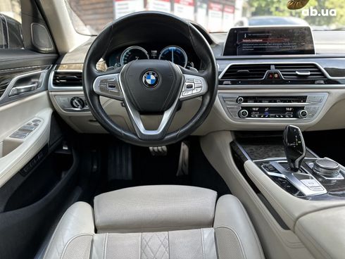 BMW 7 серия 2016 черный - фото 18