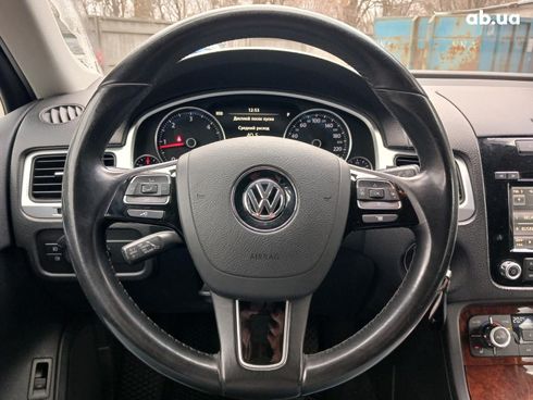 Volkswagen Touareg 2013 белый - фото 11