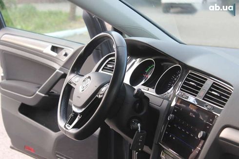 Volkswagen e-Golf 2020 - фото 30
