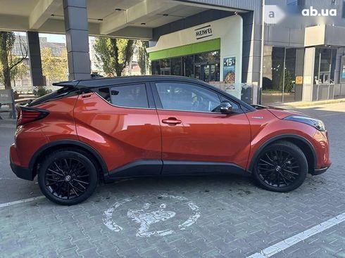 Toyota C-HR 2020 - фото 4