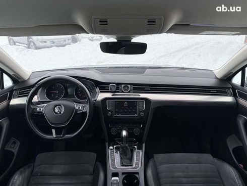 Volkswagen passat b8 2016 серый - фото 38