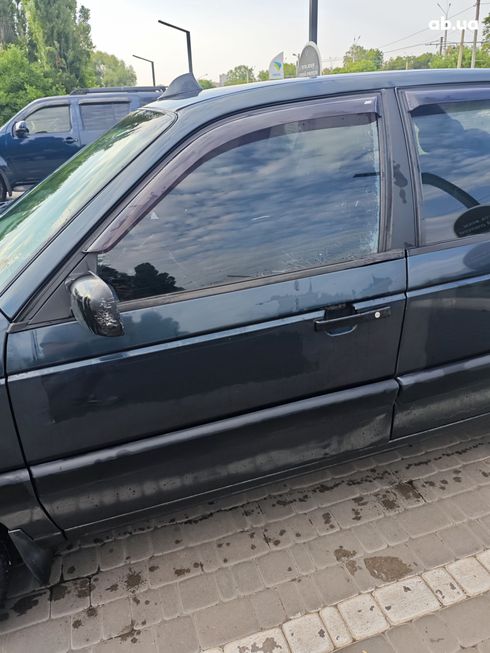 Volkswagen Passat 1991 синий - фото 6