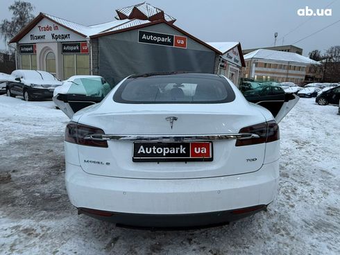 Tesla Model S 2015 белый - фото 12