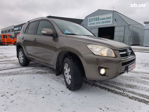 Toyota RAV4 2009 коричневый - фото 12