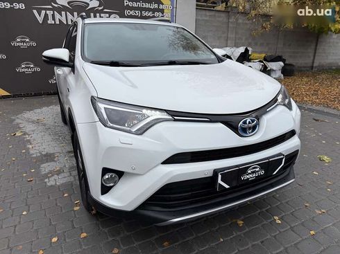 Toyota RAV4 2018 - фото 10