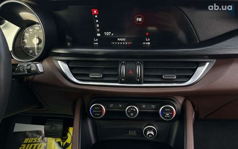 Alfa Romeo Stelvio 2017 - фото 14