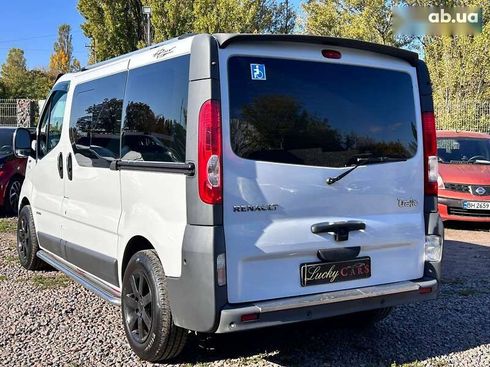 Renault Trafic 2011 - фото 8
