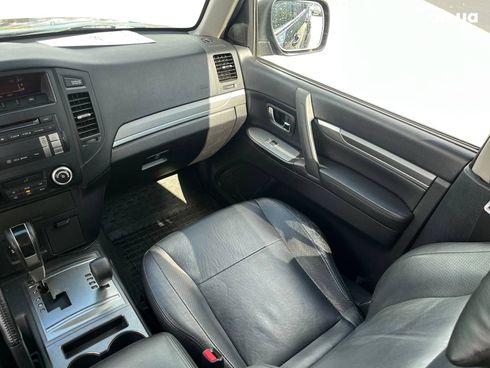 Mitsubishi Pajero Wagon 2011 черный - фото 26