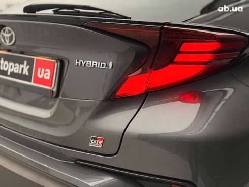 Toyota C-HR 2022 серый - фото 21