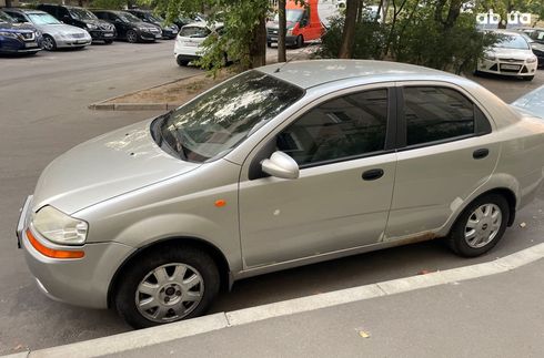 Chevrolet Aveo 2005 серый - фото 3