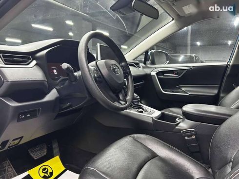 Toyota RAV4 2023 - фото 10