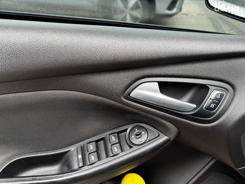 Ford Focus 2015 красный - фото 18
