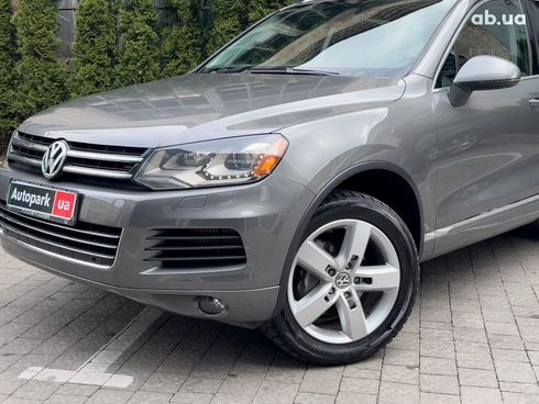 Volkswagen Touareg 2014 серый - фото 4