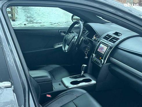 Toyota Camry 2013 черный - фото 17