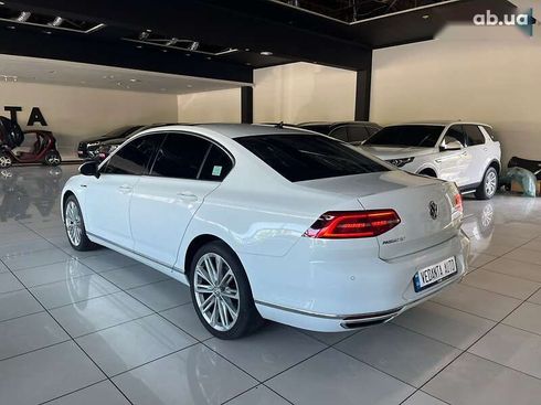 Volkswagen Passat 2018 - фото 6
