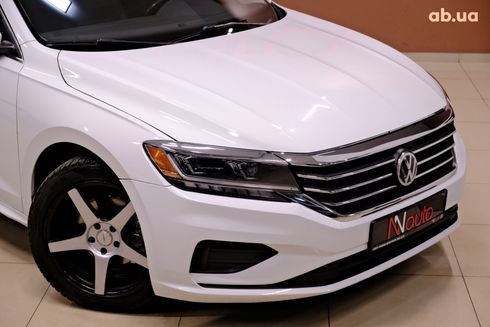 Volkswagen Passat 2020 белый - фото 3