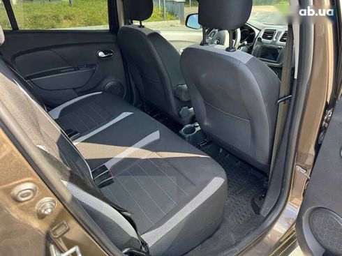 Renault Sandero 2019 - фото 11