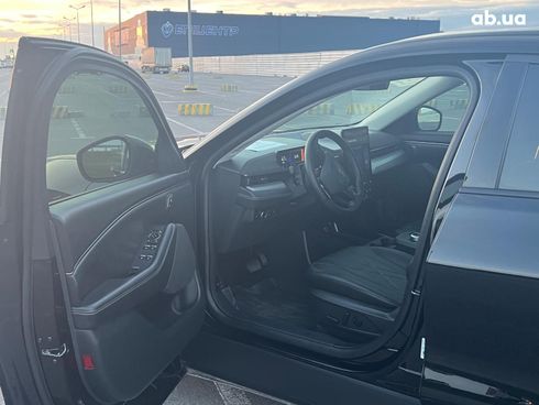 Ford Mustang Mach-E 2023 черный - фото 22
