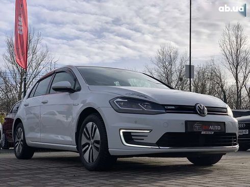 Volkswagen e-Golf 2020 - фото 11