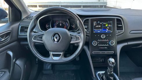 Renault Megane 2018 - фото 8