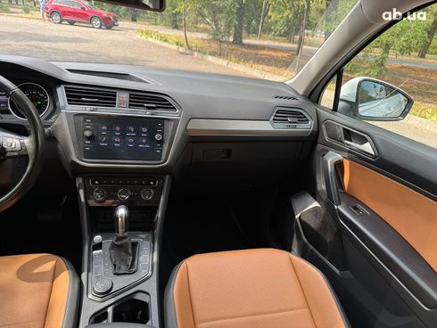 Volkswagen Tiguan 2019 белый - фото 18