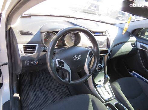 Hyundai Elantra 2012 - фото 6