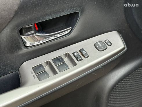 Toyota Prius V 2015 коричневый - фото 22