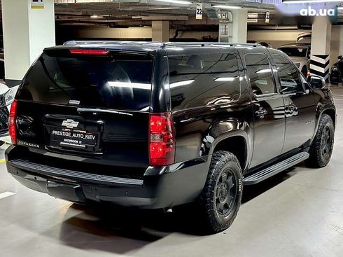 Chevrolet Suburban 2011 - фото 15