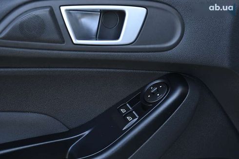 Ford Fiesta 2017 - фото 17