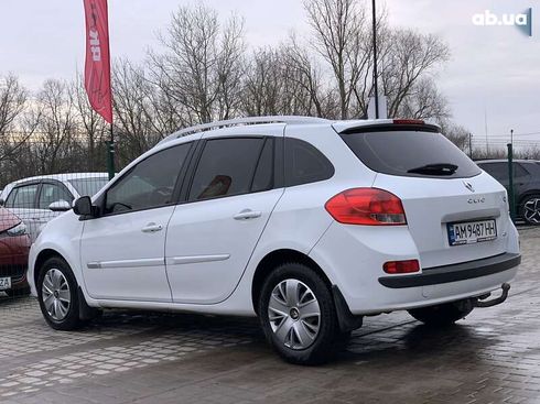 Renault Clio 2012 - фото 17