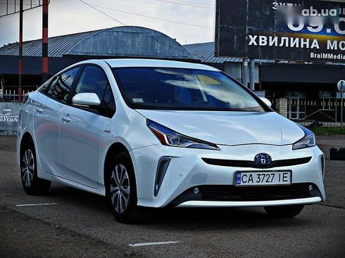 Toyota Prius 2020 - фото 2