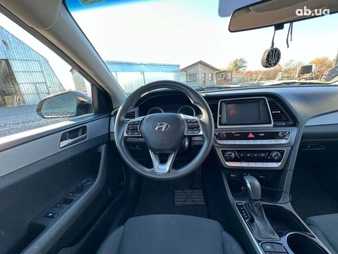 Hyundai Sonata 2018 черный - фото 25