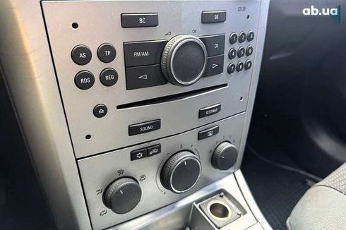 Opel Astra 2010 - фото 22