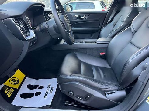 Volvo S60 2019 - фото 11