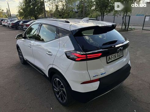 Chevrolet Bolt 2023 - фото 13