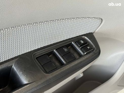 Subaru Forester 2010 белый - фото 9