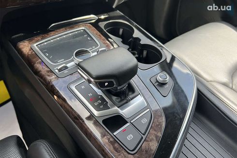 Audi Q7 2017 - фото 20