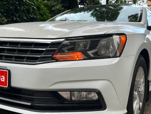 Volkswagen Passat 2016 белый - фото 4