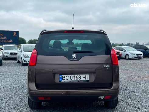 Peugeot 5008 2014 коричневый - фото 7