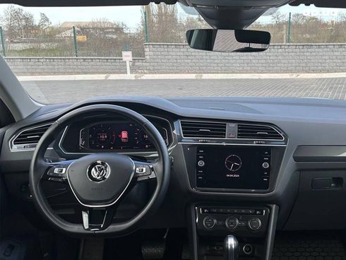 Volkswagen Tiguan 2019 серый - фото 14