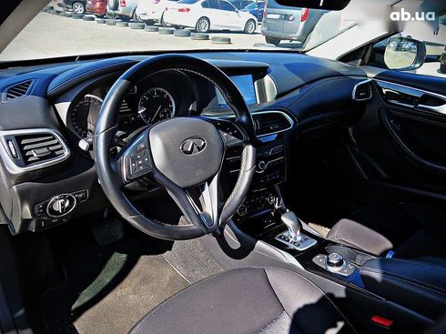 Infiniti Q30 2017 - фото 6