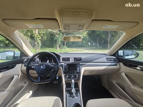 Volkswagen Passat 2016 белый - фото 16