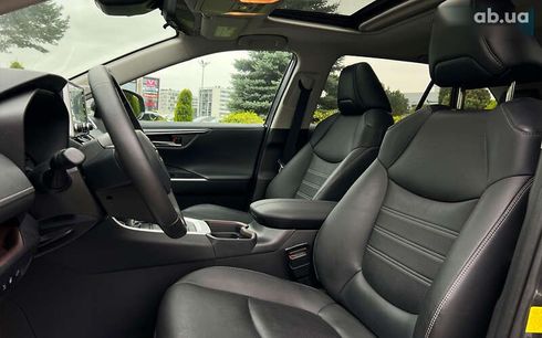 Toyota RAV4 2021 - фото 18