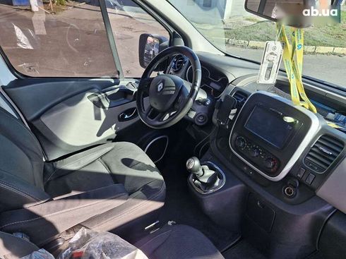 Renault Trafic 2015 - фото 18