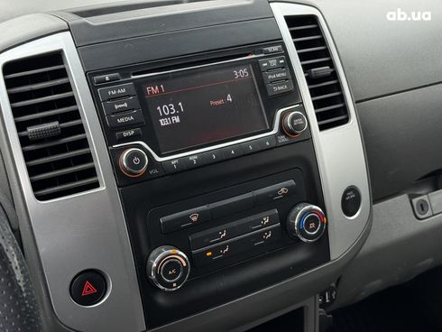 Nissan Frontier 2017 синий - фото 15