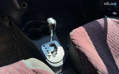 Toyota Yaris 2012 - фото 12